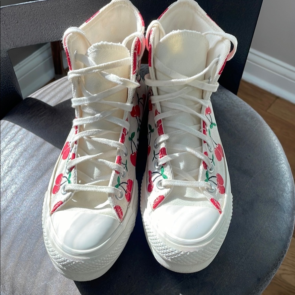 CONVERSE CHUCK TAYLOR ALL STAR LIFT PLATFORM CHERRIES - Picture 2 of 13